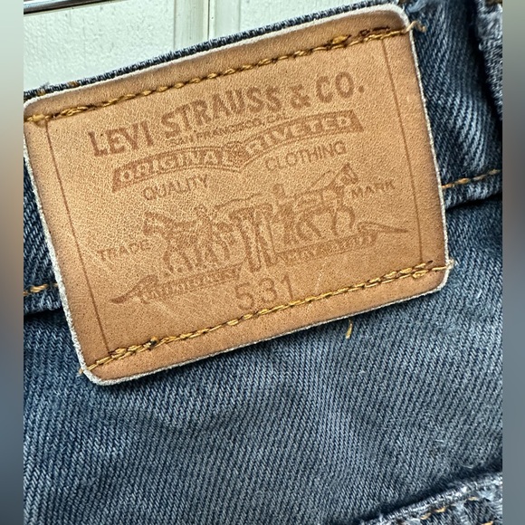 Distressed Levi’s 531 Jean Shorts Size 27 (?) - Picture 4 of 13